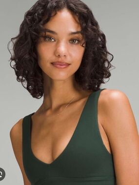 Align V-Neck Bra in Forst Green